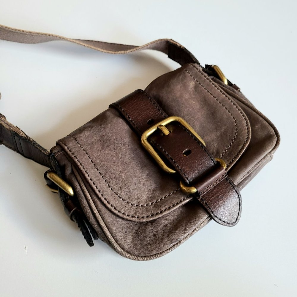 Fossil Brown Leather Crossbody Bag with Dark Brown Strap & Brass Buckle